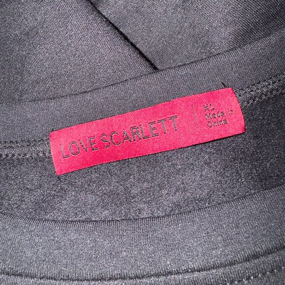 Love Scarlett Black Floral Embroidered Sweatshirt women’s Size XL - Picture 5 of 6